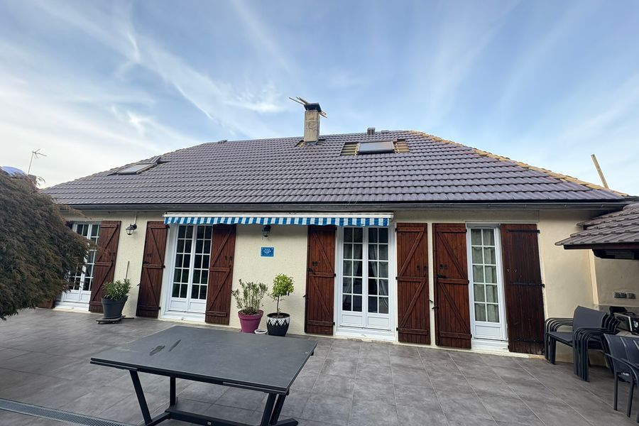 Maison avec toiture refaite dans l'Essonne