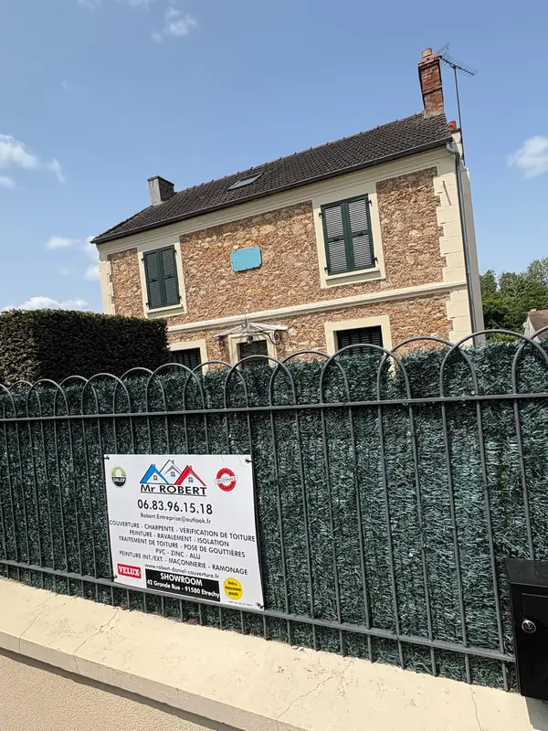 Entretien des gouttières à Janville-sur-Juine : la maison après intervention