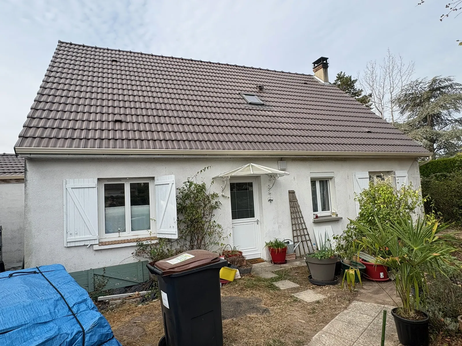 Pavillon de Morigny-Champigny dont la toiture a été refaite par Robert Daniel