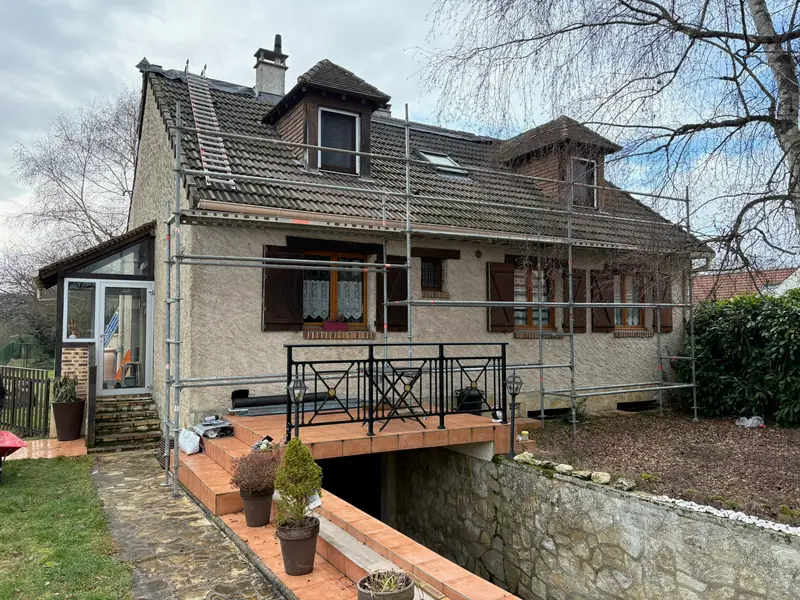 Rénovation de toiture à Auvers-Saint-Georges : la maison avant les travaux
