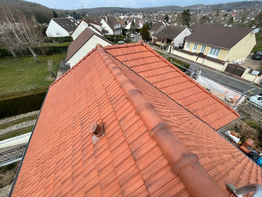 Faîtage de toiture rénové dans l'Essonne