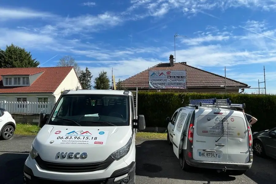 Les camions de Robert Daniel Couverture, artisan couvreur dans l'Essonne