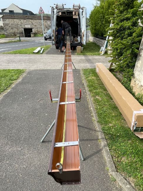 fabrication gouttières alu sur mesure avec profileuse